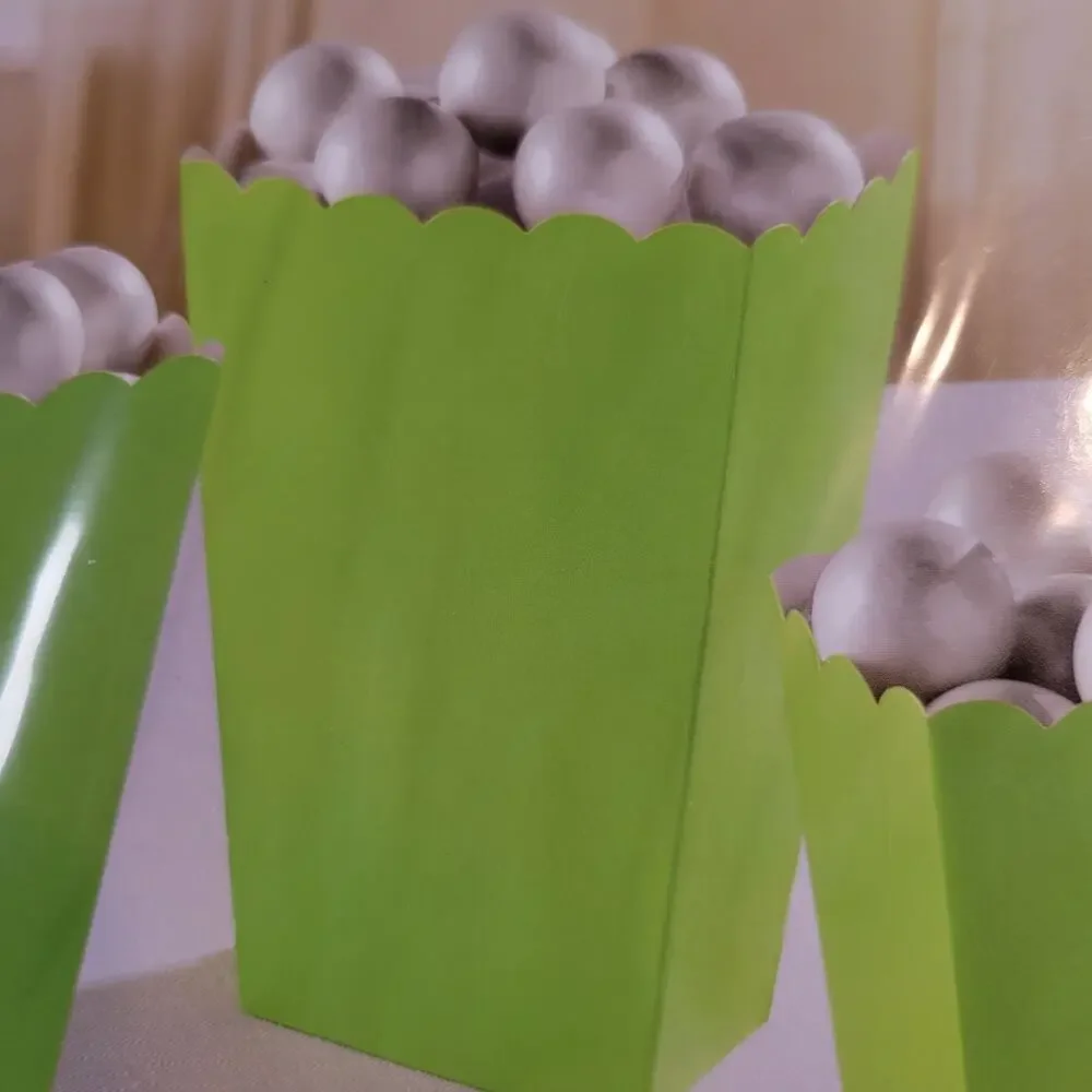 20 Green Treat Boxes for Popcorn, Candy, Party Favors - 4 Packs of 5, Birthday